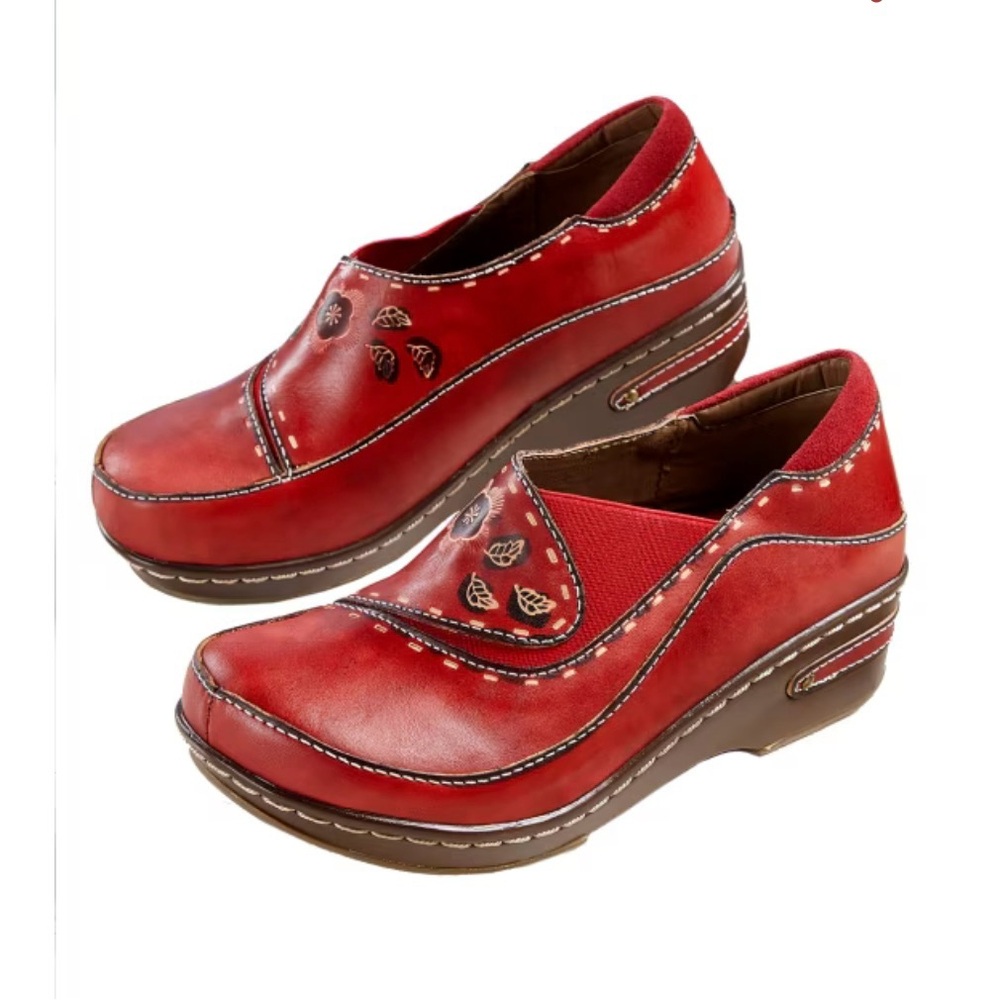 Women’s L’Artiste Dark Red Leather Clogs